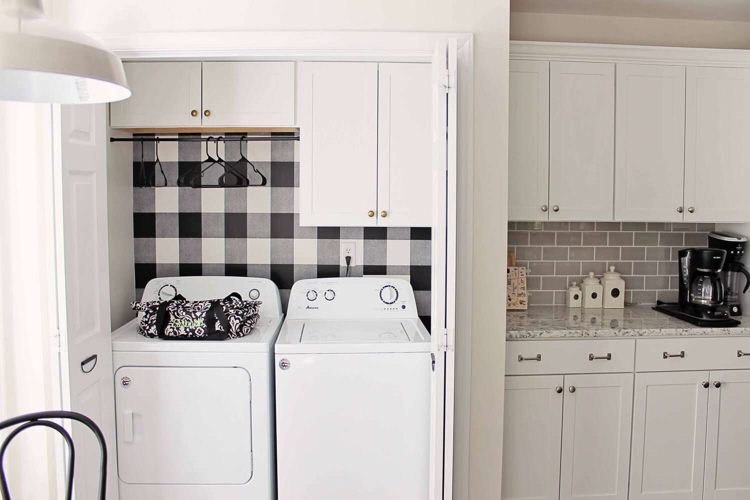 25 Fashionable Small Laundry Room Ideas With a Prime-Loading Washer